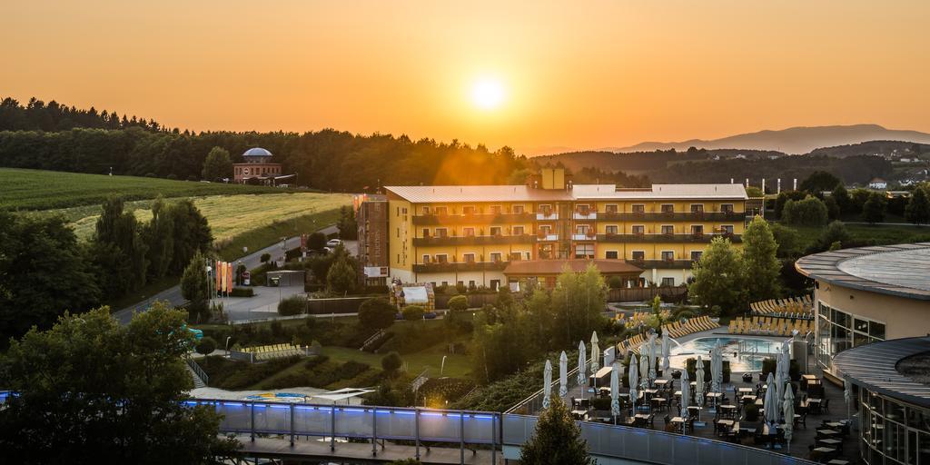 Thermenhotel Puchasplus Stegersbach Exteriör bild