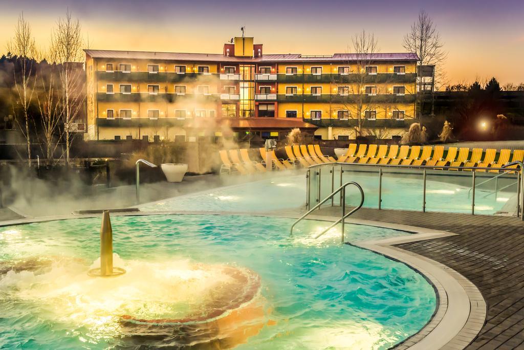 Thermenhotel Puchasplus Stegersbach Exteriör bild