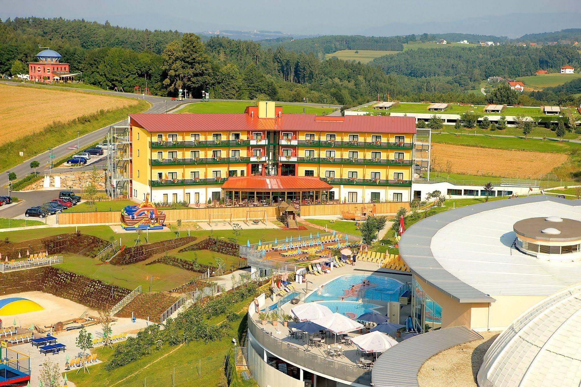 Thermenhotel Puchasplus Stegersbach Exteriör bild