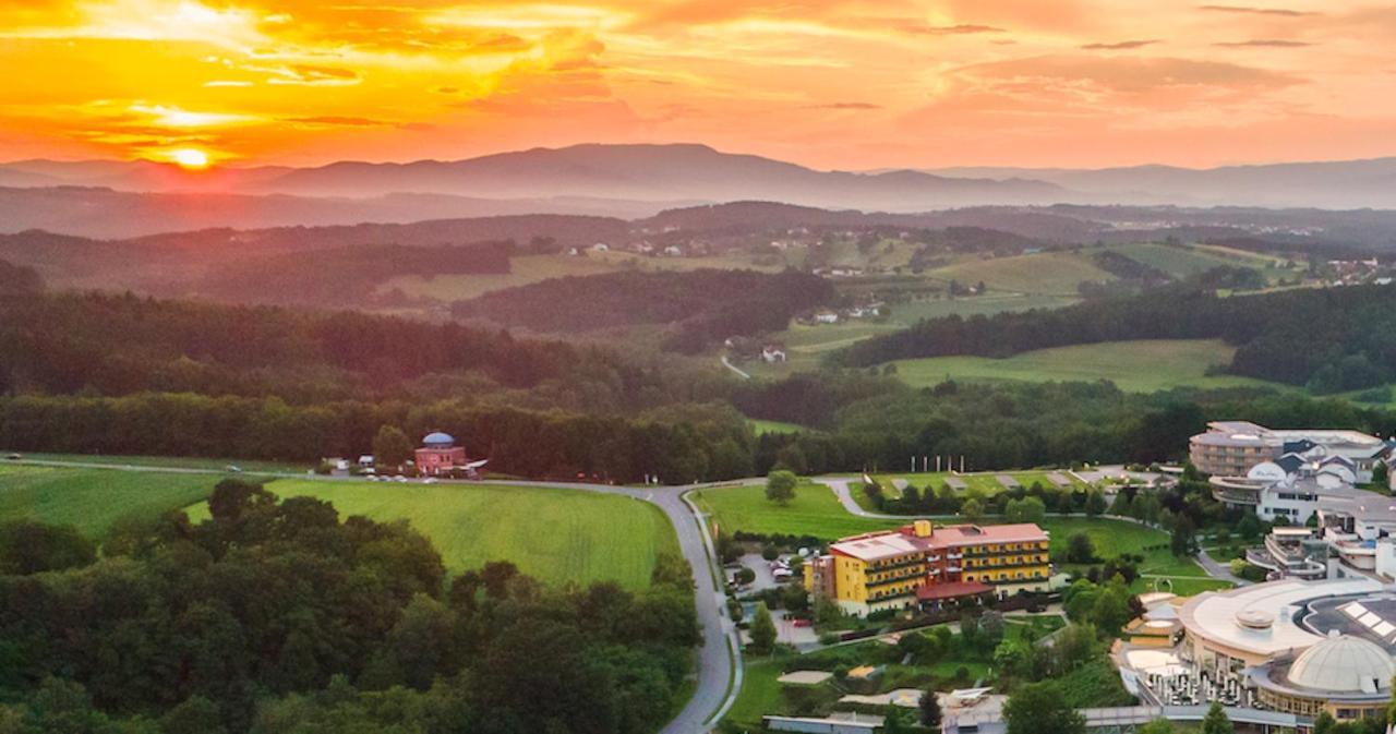 Thermenhotel Puchasplus Stegersbach Exteriör bild